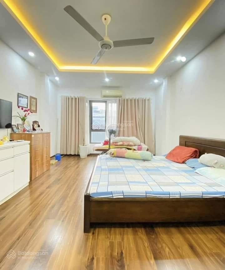 6.96 tỷ. không ở thì cho thuê. căn 40m2 x 3.8m x 5 tầng x 6pn. đường 3m. ngõ 134 nguyên xá  btl