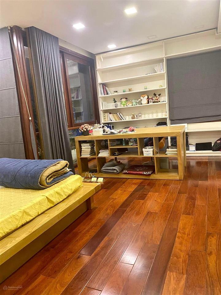 6.96 tỷ. không ở thì cho thuê. căn 40m2 x 3.8m x 5 tầng x 6pn. đường 3m. ngõ 134 nguyên xá  btl
