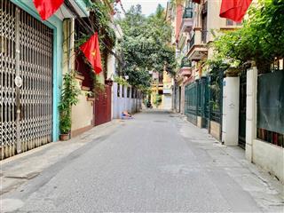 5.75 tỷ ở  đầu tư. lô đất 50m2. mặt tiền 4m. đường 2,9m. cách oto 150m. đường di ái  di trạch