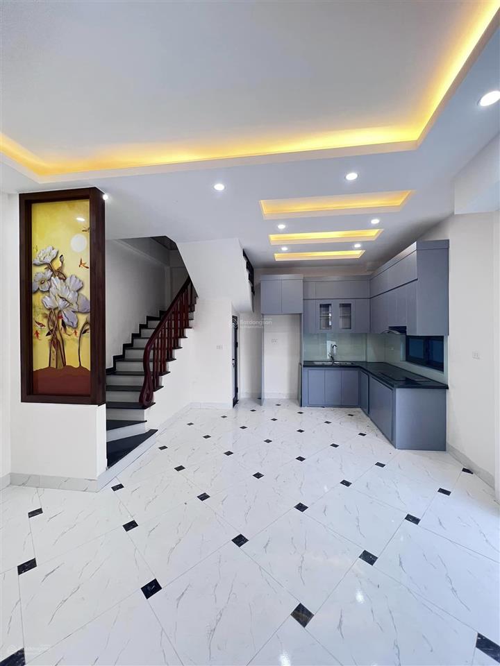 6,3 tỷ. nhà mới sẵn ở. căn nhà 35m². mặt tiền 3,2m x 5t x 4pn. đường 3m. ngõ 124 hòe thị  ntl