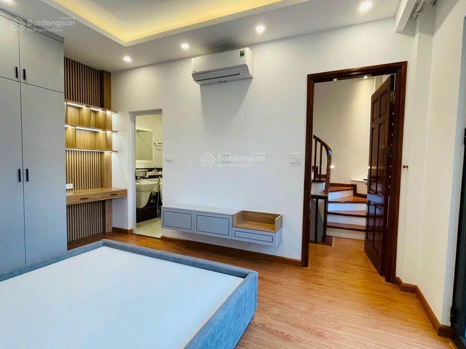 6.2 tỷ. nhà mới ở ngay. căn nhà 30m2 mặt tiền 3m x 5 tầng x 3pn. đường 3m, kiều mai  btl