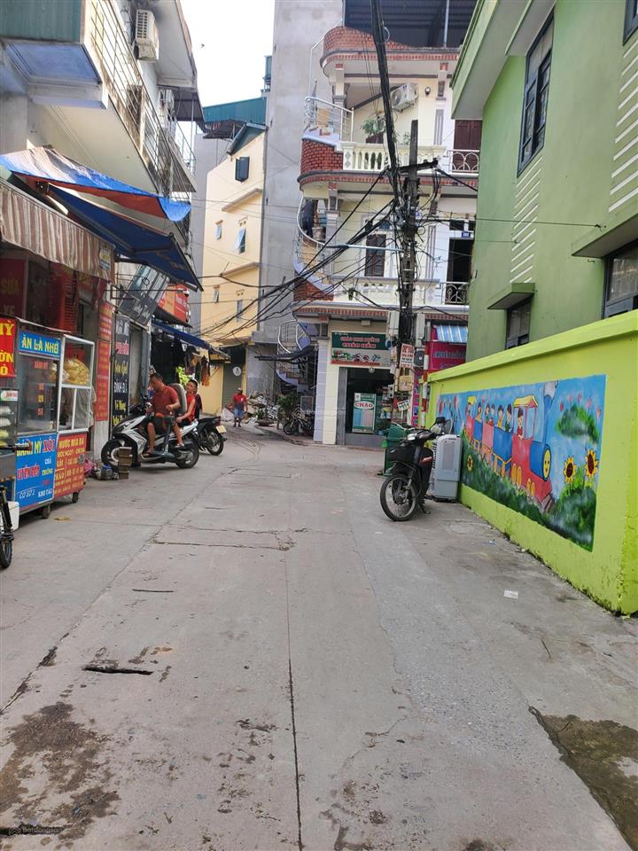 5,4 tỷ. ở  đầu tư. lô đất 40m², mặt tiền 4m. đường 2,9m, cách ô tô 100m. nguyên xá  minh khai