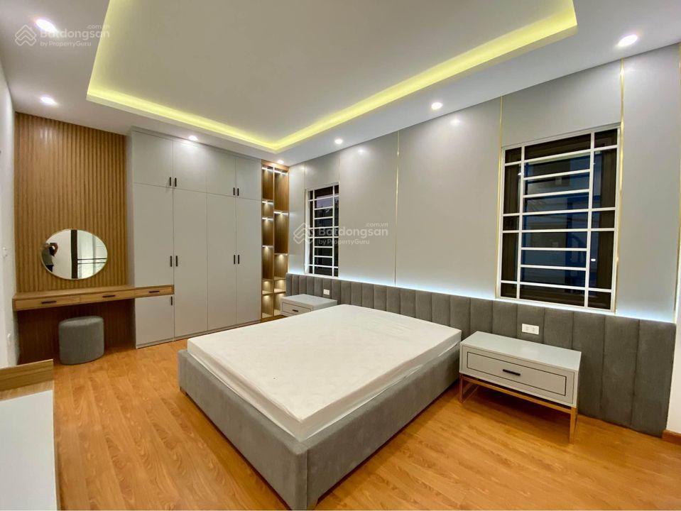 6.4 tỷ. nhà mới sẵn ở. căn 34m2. mặt tiền 3.2m x 5t x 3pn. đường 3m. cách oto 15m. ngõ 259 phú diễn
