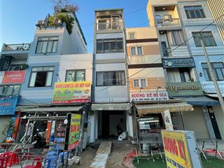 Cho thuê mặt bằng đường cách mạng tháng tám, tân bình, gần ngã 3 phạm văn hai