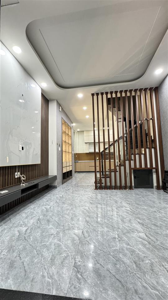 Nhà đẹp hxh khu an ninh trường qt co.op mart 4 tầng shr giá 6.3 tỷ. mr huy 0937 889 ***