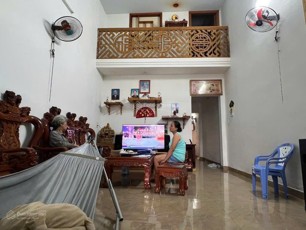 Nhà hẻm xe tải trương thị hoa, q12 4 x20 gần công an q12