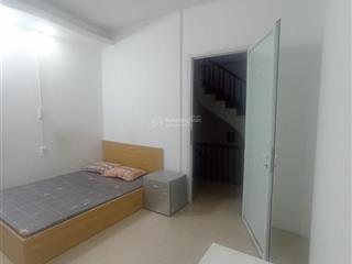 Cho thuê phòng trọ ngõ 32 đỗ đức dục có điều hòa nóng lạnh máy giặt vệ sinh chung giá 2,5 triệu.