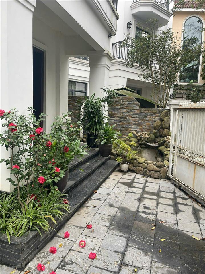 Cho thuê bt 4pn, 250m2, 40 triệu, vinhomes riverside, phúc lợi, long biên, hà nội hot!