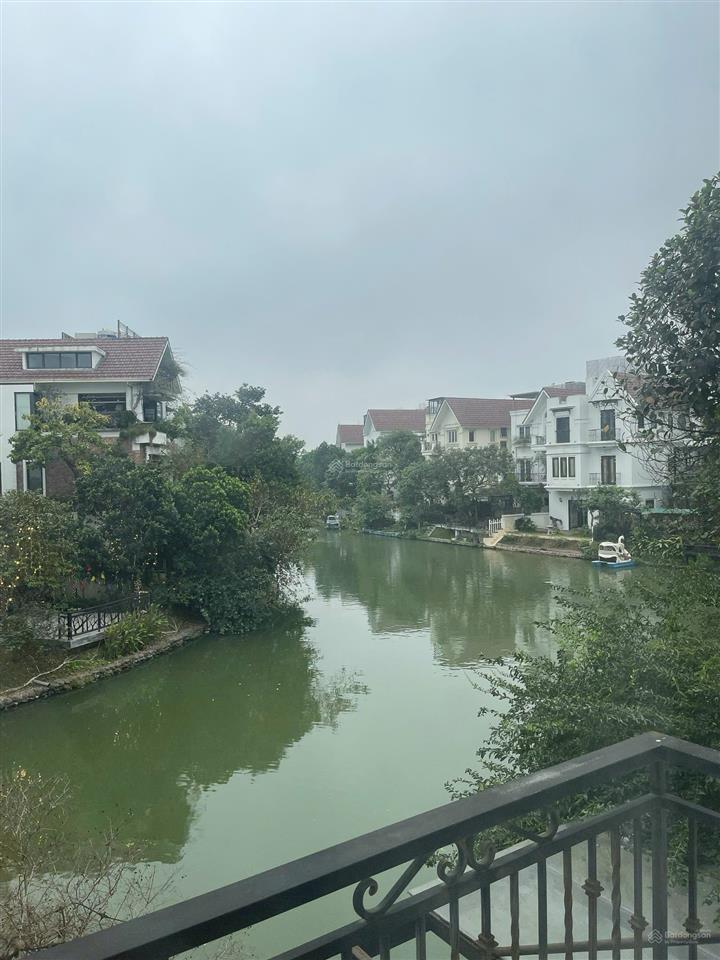 Cho thuê bt 4pn, 250m2, 40 triệu, vinhomes riverside, phúc lợi, long biên, hà nội hot!