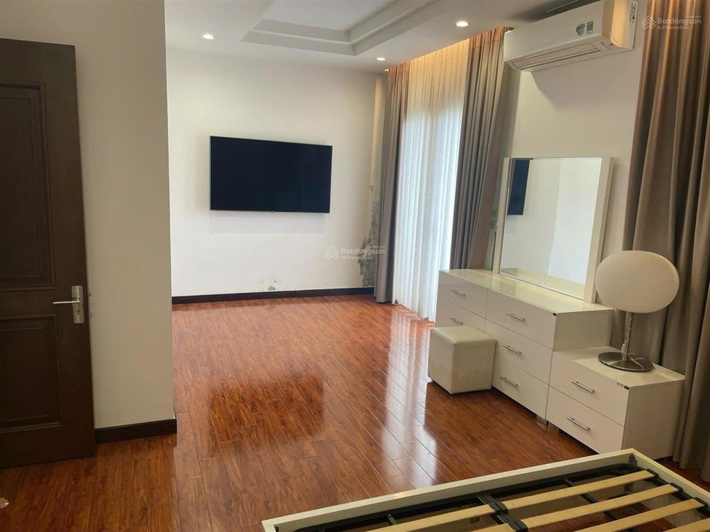 Cho thuê bt 4pn, 250m2, 40 triệu, vinhomes riverside, phúc lợi, long biên, hà nội hot!