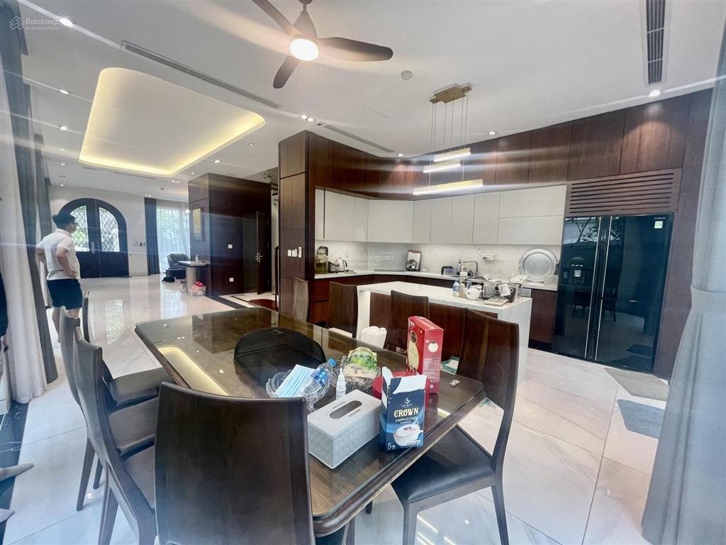 Cho thuê gấp bt 4pn, 3wc, 168m2 ở vinhomes riverside, long biên, 40 triệu vnd
