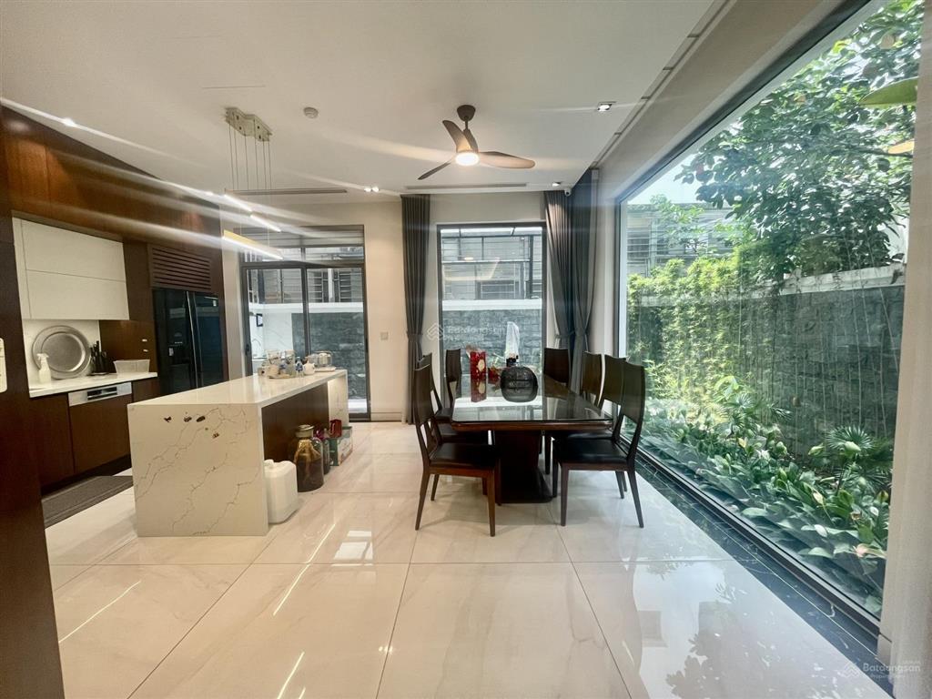 Cho thuê gấp bt 4pn, 3wc, 168m2 ở vinhomes riverside, long biên, 40 triệu vnd