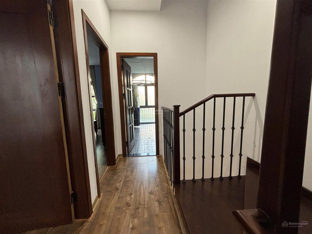 Cho thuê bt tại vinhomes riverside, 25 triệu, 90m2, 4pn, 3wc, full nội thất