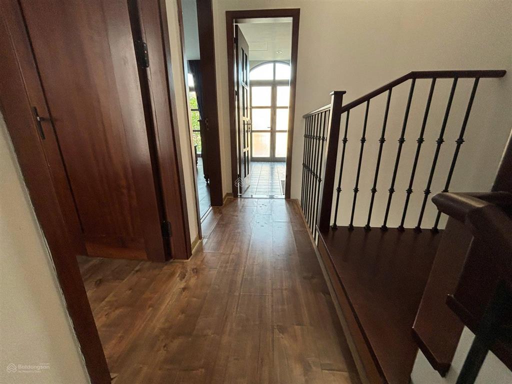 Cho thuê bt tại vinhomes riverside, 25 triệu, 90m2, 4pn, 3wc, full nội thất