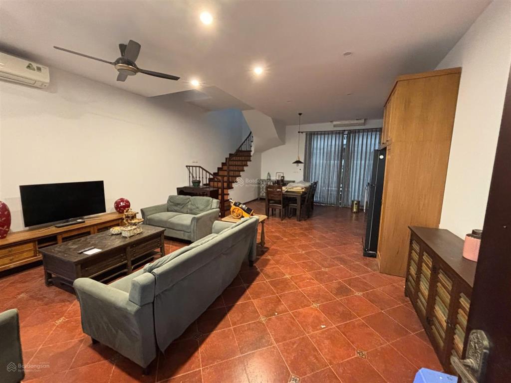 Cho thuê bt tại vinhomes riverside, 25 triệu, 90m2, 4pn, 3wc, full nội thất