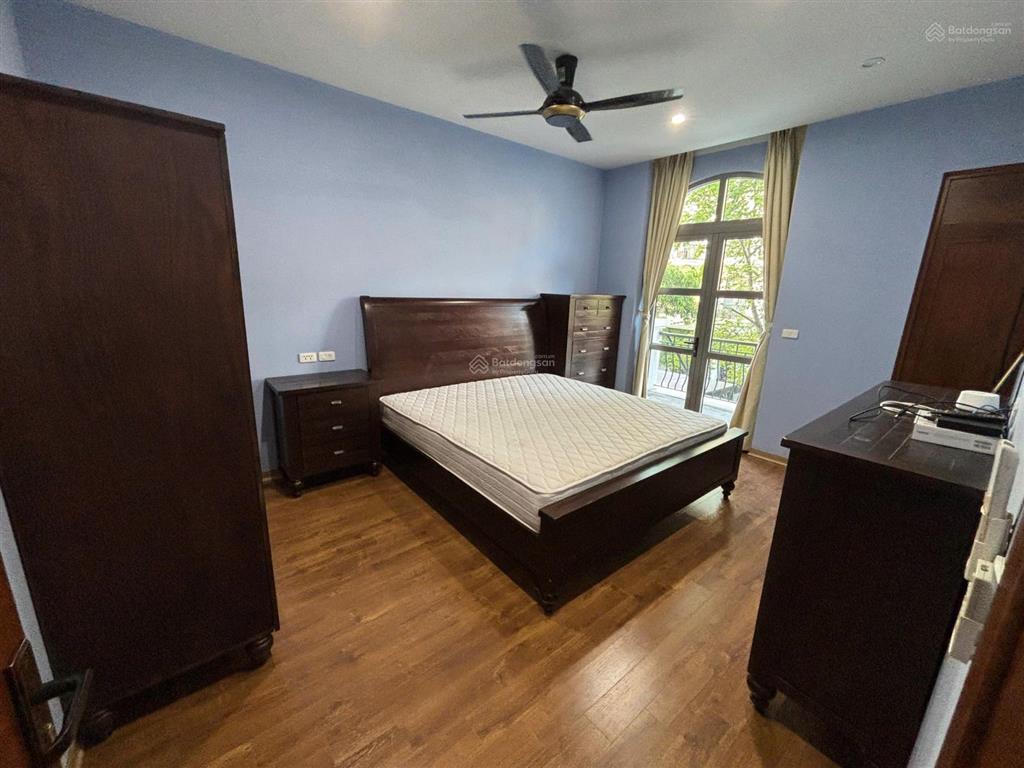 Cho thuê bt tại vinhomes riverside, 25 triệu, 90m2, 4pn, 3wc, full nội thất