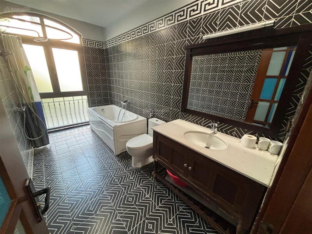 Cho thuê bt tại vinhomes riverside, 25 triệu, 90m2, 4pn, 3wc, full nội thất