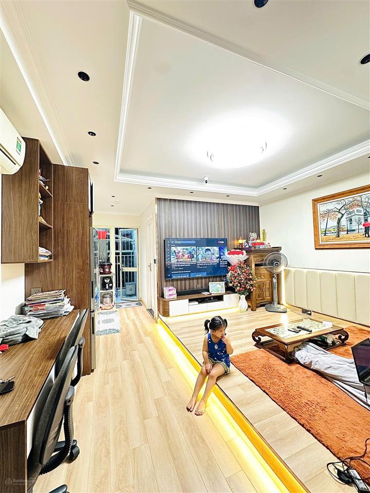 Bán căn hộ ecohome 2, 36m2, thiết kế 1 phòng ngủ, 1 vệ sinh, hướng mát, tầng đẹp, sổ hồng cất két