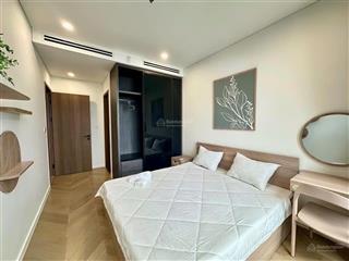 Bán căn 2pn 2wc  diện tích lớn 75m2, tầng cao, view thành phố  giá 9.2 tỷ có sổ hồng