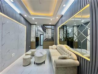 Bán sổ thổ quan 28 m2  nhỉnh 6 tỷ  đống đa  full nội thất