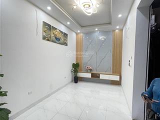 Bán sổ đỏ văn chương 35 m2  nhỉnh 6 tỷ  đống đa  lô góc  gần ô tô