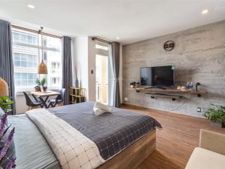 Cho thuê căn studio/ 1pn / ban công trung tâm q7  giá chỉ từ 5tr