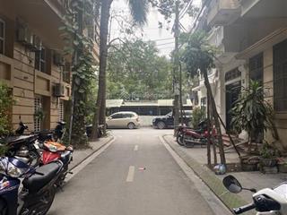 Bán đất tặng nhà 3 tầng  hai mặt thoáng  ô tô tránh  kinh doanh  sổ đỏ chính chủ