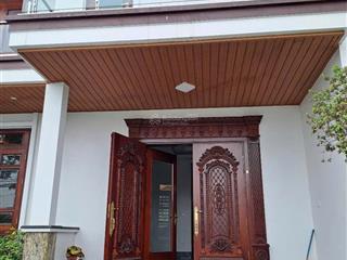 Bán biệt thự  tiền hải  mặt đường quốc lộ. cách biển cồn vành 9 phút đi xe