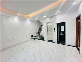 Bán nhà đường giáp bát, 12,5 tỷ, 49m2, 7pn, thang máy gần ô tô