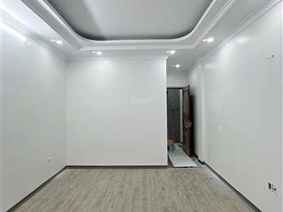 Bán nhà đại la 9,3 tỷ, 38 m 5 tầng thang máy 2 thoáng gần phố