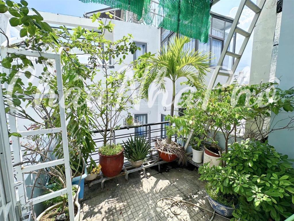 Ô tô đậu cửa  3 tầng dài 16.5m. ở ngay bế văn cấm q7. 5pn 5wc nhỉnh 4 tỷ