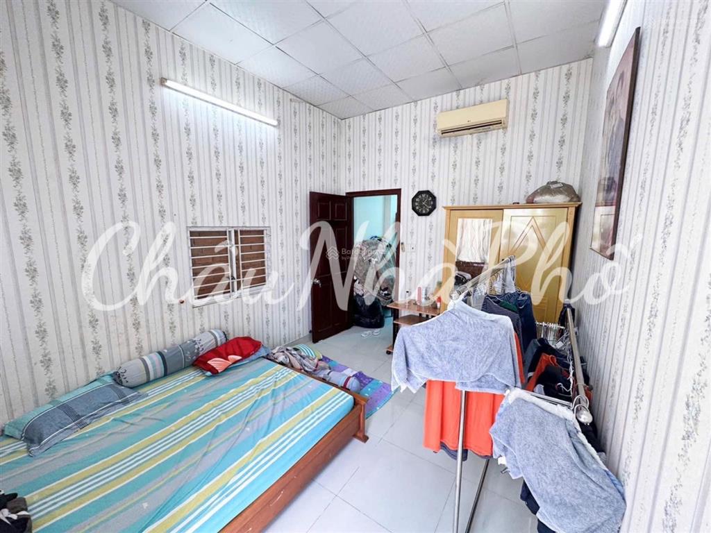 Ô tô đậu cửa  3 tầng dài 16.5m. ở ngay bế văn cấm q7. 5pn 5wc nhỉnh 4 tỷ