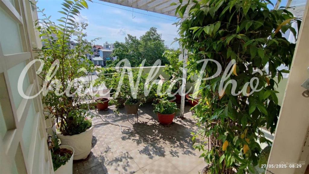 Nhà 3 tầng đẹp (4 x 15m)  hẻm ô tô 8m  ở ngay  trung tâm quận 7  giá nhỉnh 5.2 tỷ