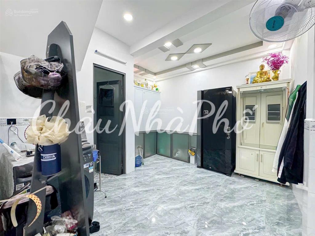 Nhà đẹp ở ngay lottemart q7  2 tầng (4 x 10m) full nội thất. sổ riêng hoàn công đủ. nhỉnh 4 tỷ