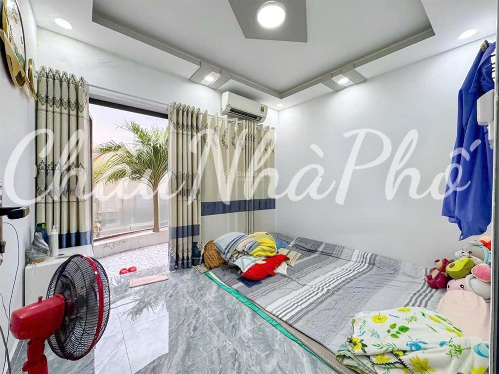 Nhà đẹp ở ngay lottemart q7  2 tầng (4 x 10m) full nội thất. sổ riêng hoàn công đủ. nhỉnh 4 tỷ