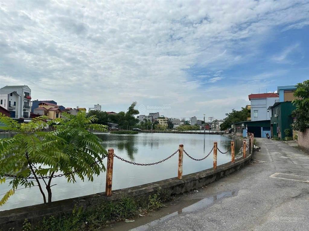 Đất cự khối, 55m2, ô tô đỗ tận đất, mặt tiền 4m, gần hồ, sđcc, 0979 294 ***