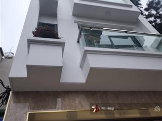Gia đình cần bán gấp nhà phân lô oto tránh cầu giấy 50m2 nhà 5 tầng mặt tiền 5m giá chỉ 14 tỷ 8