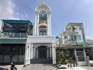 Nhà đẹp 2 lầu phường 6 mặt tiền nhựa hiếm có
một căn nhà vừa đẹp để ở, vừa giá trị để đầu tư ngay