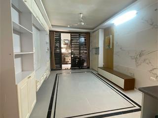 Chính chủ bán căn tt lạc trung, t1 nhà đẹp, ở ngay, ô tô đỗ sân, sổ đỏ cc, 15m ra phố 55m2