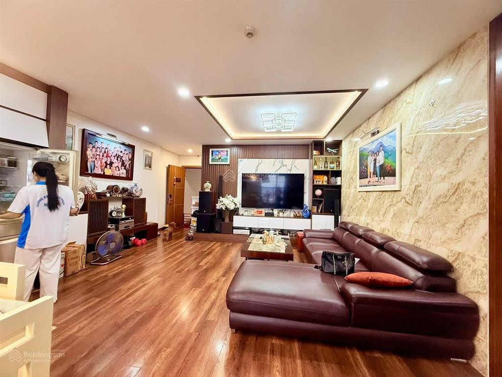 Bán căn hộ cc toà viễn đông star, giáp nhị hoàng mai, tầng trung 3pn, full nội thất 110m2