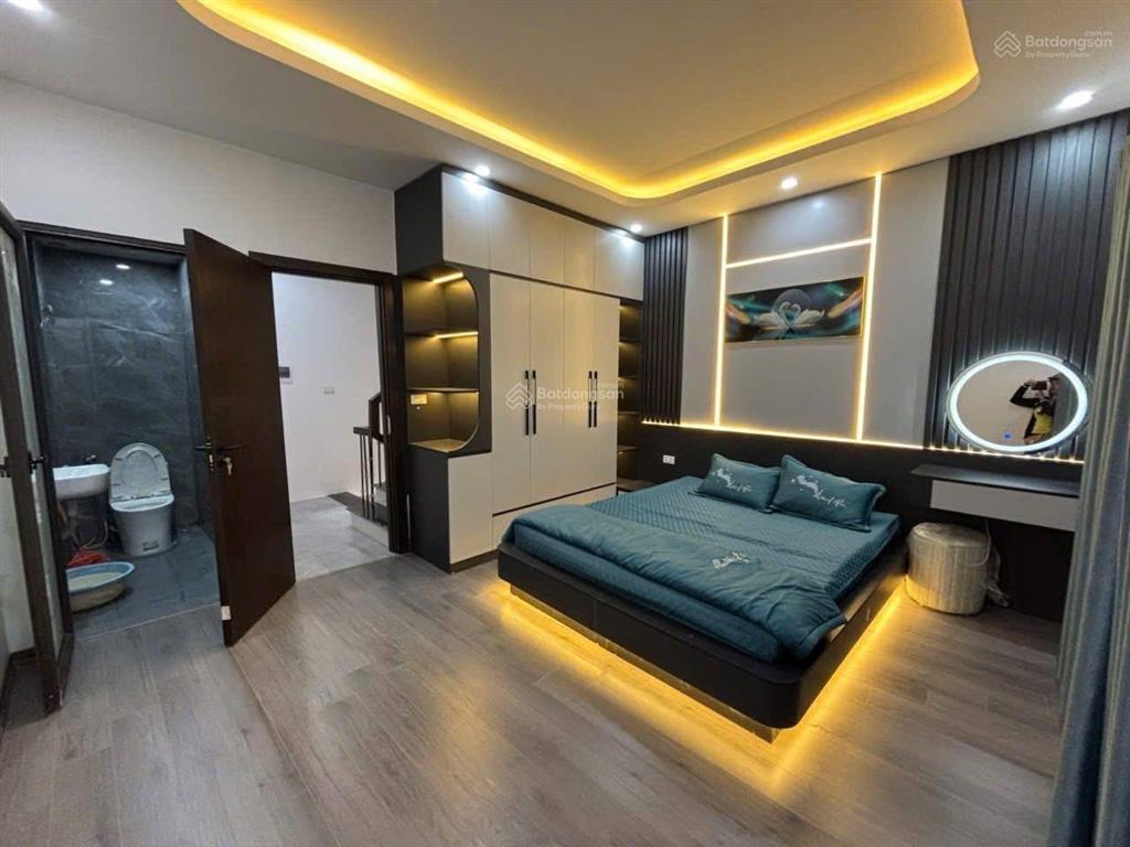 Siêu phảm trần khát chân, oto đỗ cổng, xây mới, hiện đại, hiếm có 45m2*5t