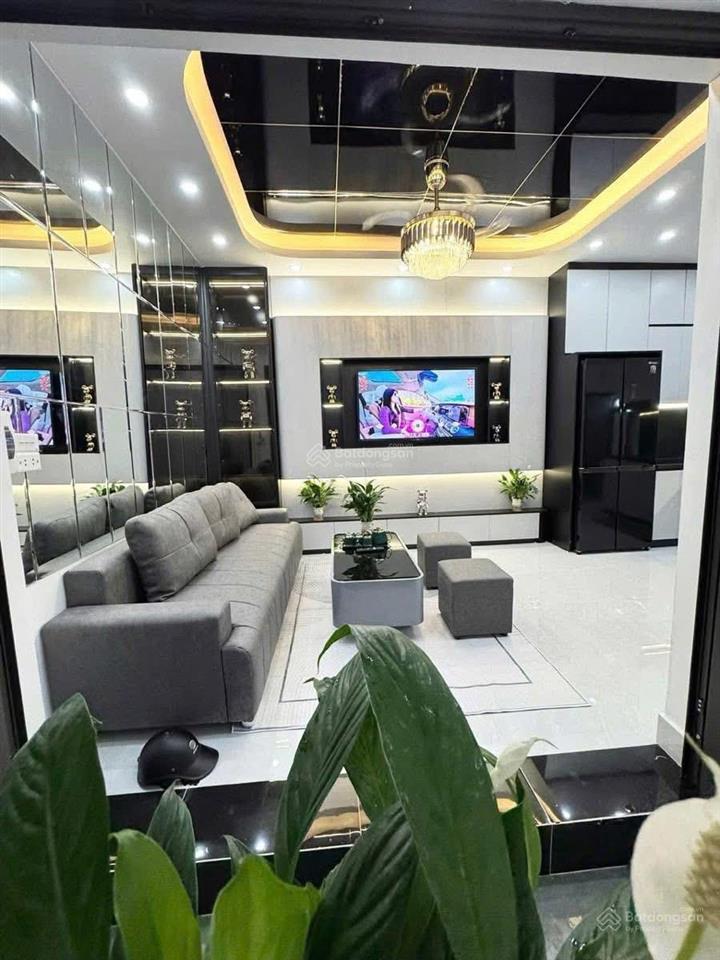 Siêu hiếm! nhà lô góc trần khát chân, ô tô đỗ cổng, ngõ thông gần phố, tặng nội thất 42m2 * 4t