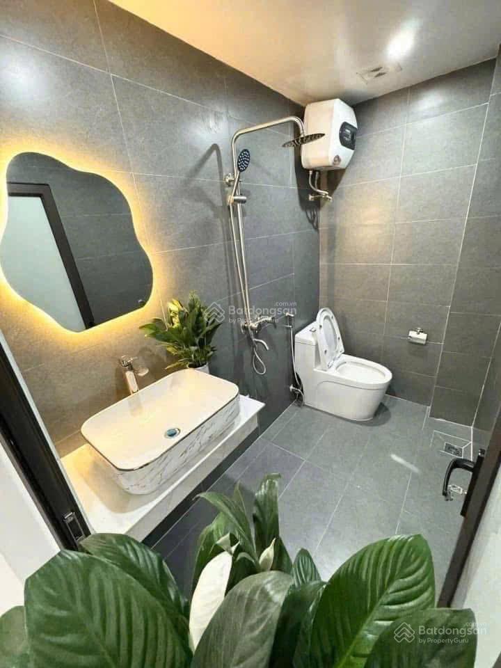 Siêu hiếm! nhà lô góc trần khát chân, ô tô đỗ cổng, ngõ thông gần phố, tặng nội thất 42m2 * 4t