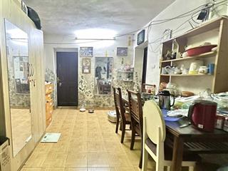 Cần bán gấp! căn tập thể tầng 1 phương mai,ngõ rộng oto tránh,kinh doanh, 80m2