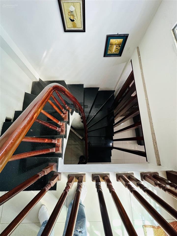 Oto đỗ cửa! lõi hai bà trưng ,nhà đẹp! khu vực vip ,qh ổn định 2 thoáng, full nội thất, sđcc 41,5m