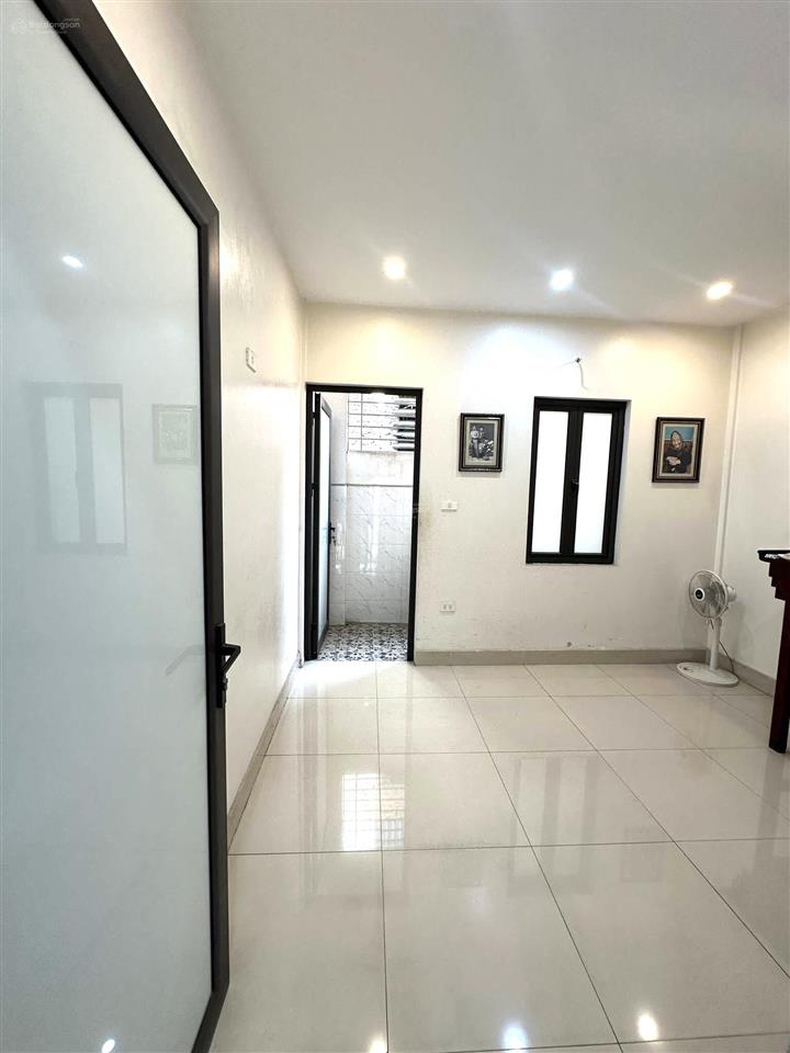 Oto đỗ cửa! lõi hai bà trưng ,nhà đẹp! khu vực vip ,qh ổn định 2 thoáng, full nội thất, sđcc 41,5m