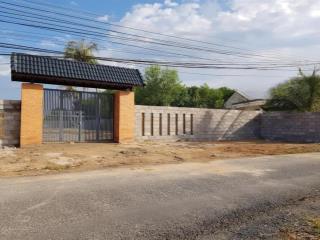 Chính chủ cần bán gấp 400m2 đất tại xã củ chi. đường xe hơi chạy, dân cư đông đúc. shr công chứng