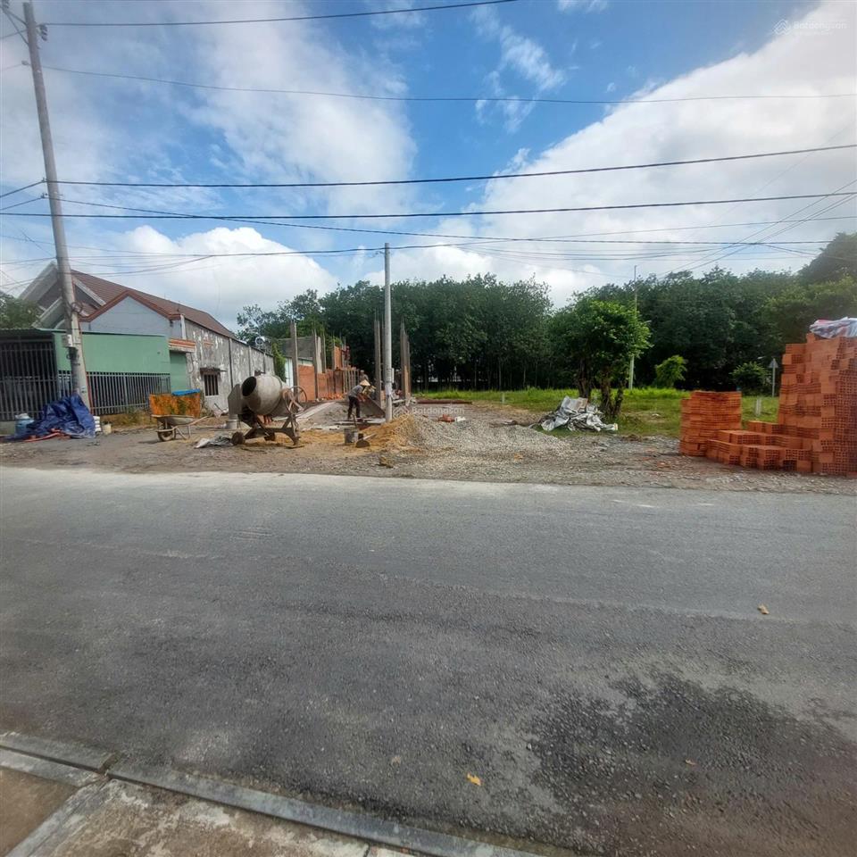 Chúng tôi cần bán đất mặt tiền đường tại củ chi. đường nhựa lớn xe tải thoải mái. dt 5m x 22m