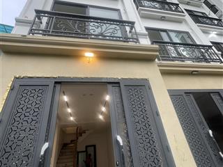 Hơn 5 tỷ, bán nhà gần mỹ đình, phố trịnh văn bô, phương canh, 35m, 5t, ô tô