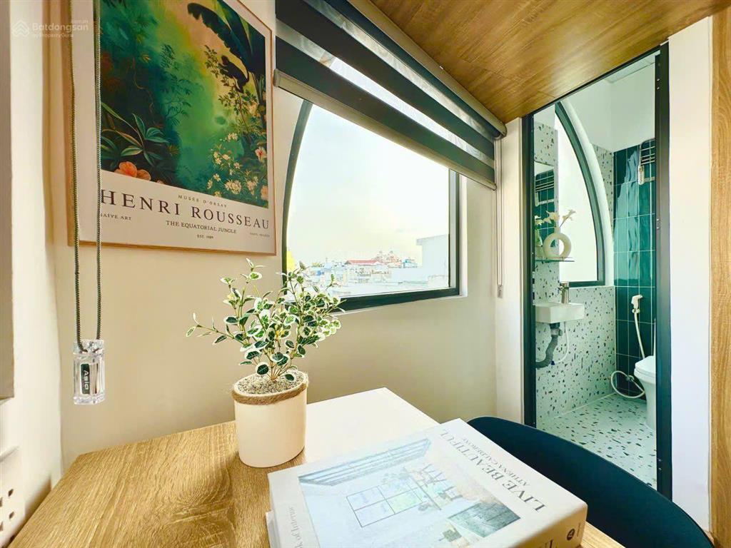 Lô góc căn hộ dịch vụ 5 tầng hxh 6m có 15p full nội thất cao cấp ngang gần 6m thu nhập 70tr/th